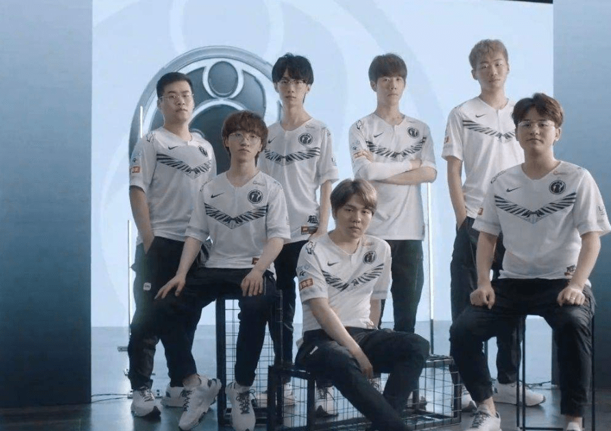 那么里夫斯 那么里夫斯